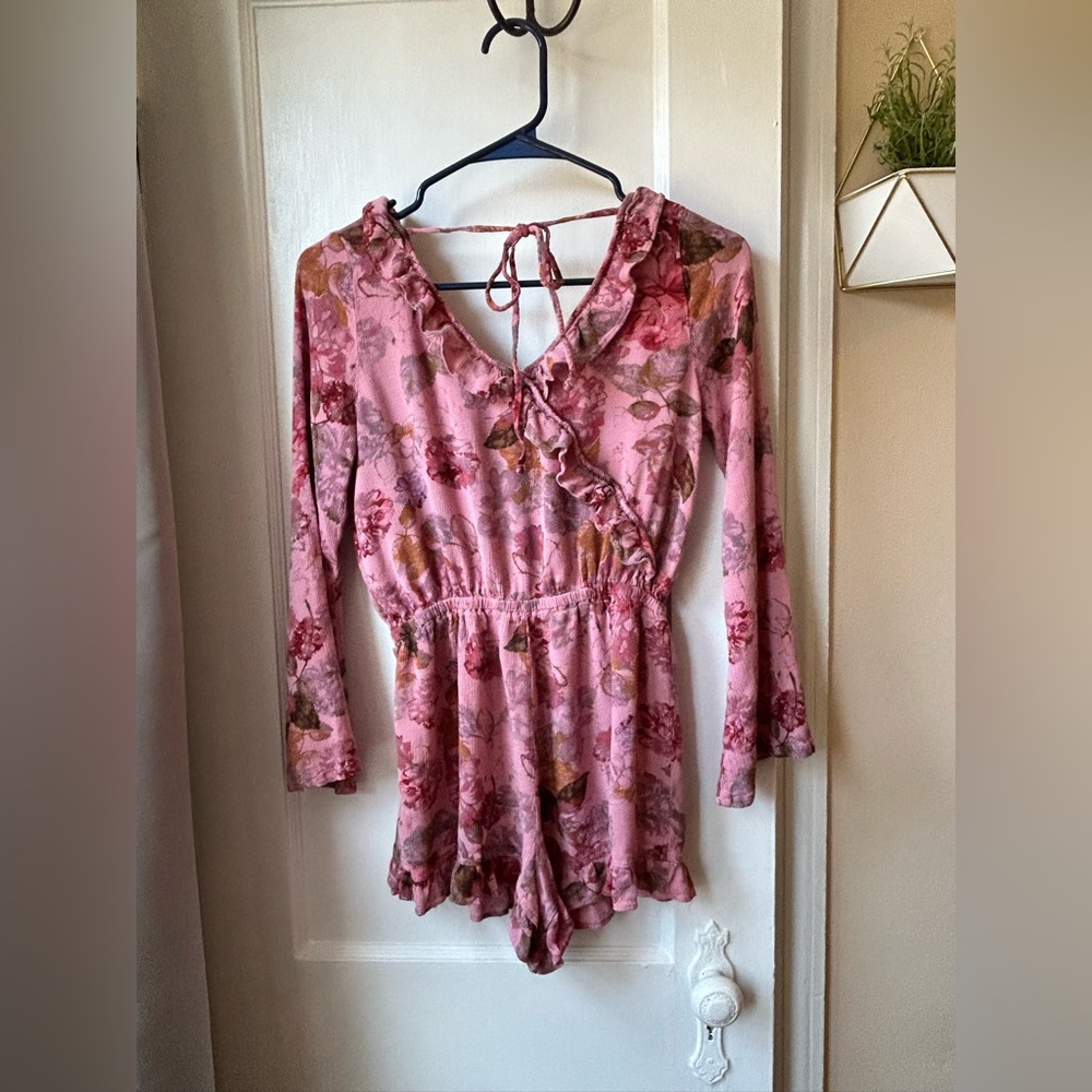Pink Floral Ruffled Romper for Spring - Picture 5 of 7